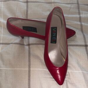 VANELI Women's Classic Red Heels